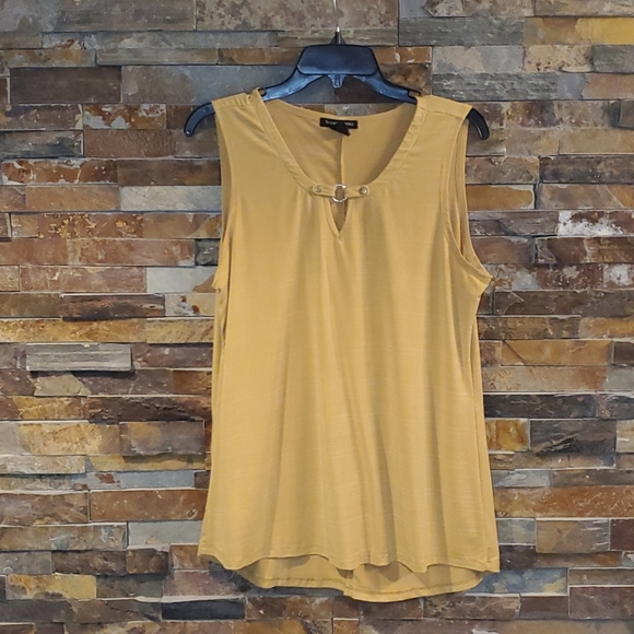 Susan Lawrence Tops - Susan Lawrence Sleeveless Top